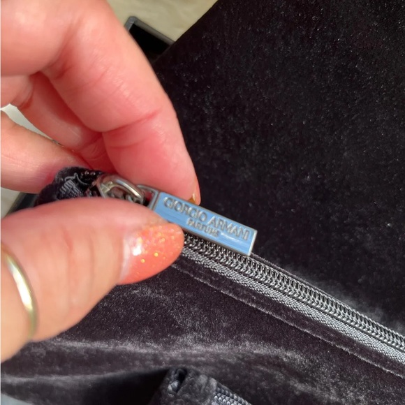 giorgio armani trio of velvet pouches new in box - Picture 4 of 8